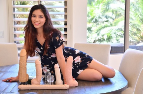 女同竟弄得在醫務所潮吹的景況
