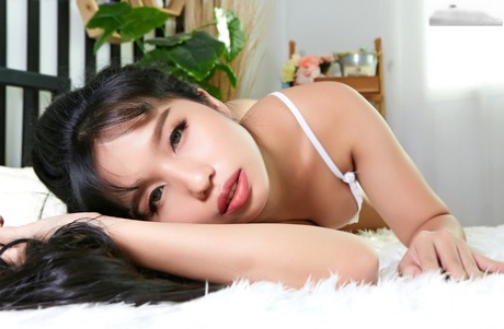 可愛法國美女的3P肛交