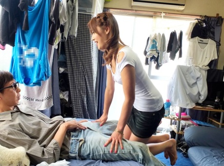 日本女子校生正妹無修正援交性愛A片
