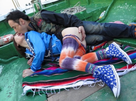 素人情侶自拍顏射