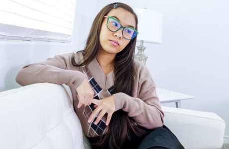 日本人妻在床上高潮得發瘋了