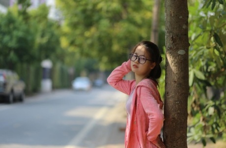 女同痴女有點悶，找個男人來消遣一下