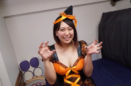 [露臉自拍]找兩個Cosplay女僕來3P太爽了吧