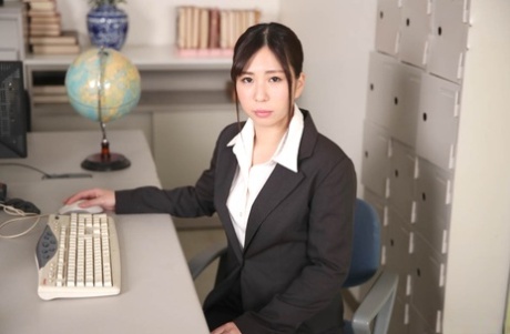 強烈的BDSM令這日本美女不能自已