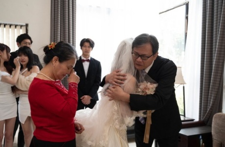 夫妻找個陌生人幫他們打炮露臉自拍